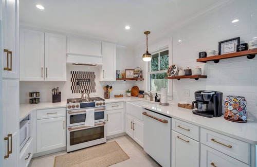 Olde Town Casa | Walk into Bluffton/ BOHO Home & Carriage House-HA