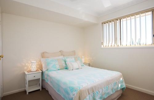 Anna Bay Casa | Walk on Birubi 1 WI-FI Boat Parking and Water Views