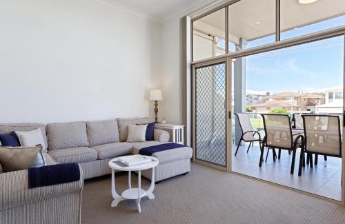 Anna Bay Casa | Walk on Birubi 1 WI-FI Boat Parking and Water Views
