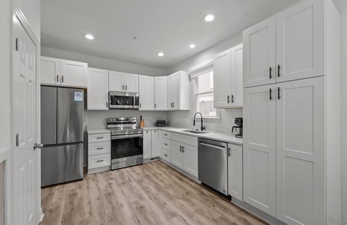 Bermuda Bay Condominio | Walk on Water: Soundside, Community Pool and Clubhouse Access