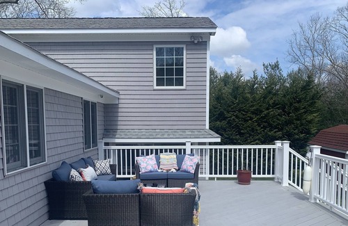 Lincoln Square Apartamento | Walk or ride to beach and town from Sag Harbor village home