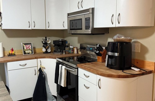 Peoria Casa | Walk or Shuttle to OSF
