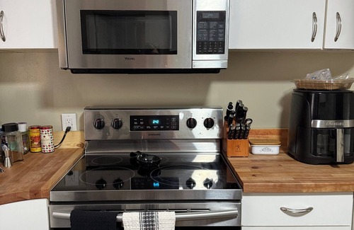 Peoria Casa | Walk or Shuttle to OSF
