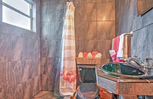 Mango Groves Casa | Walk to Attractions Tropical Lake Worth Hideaway!