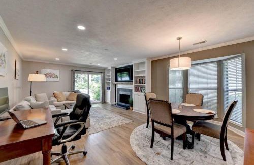 Alpharetta Casa | Walk to Avalon or Downtown 3