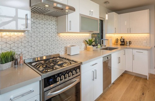 Millbrae Casa | Lujo moderno con piscina, a pie de Bart o Caltrain