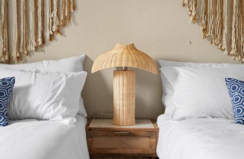 Barton Hills Casa | Walk to BartonSwim, Eat at SoCO Sleeps 8