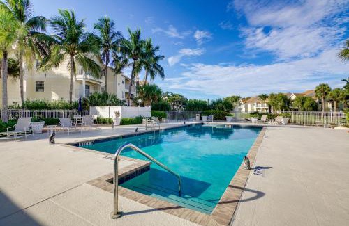 Ocean Side Village Apartamento | Walk to Beach 1st-Floor Unit with Pool in Melbourne