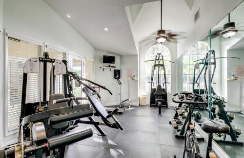 Ocean Side Village Apartamento | Walk to Beach 1st-Floor Unit with Pool in Melbourne