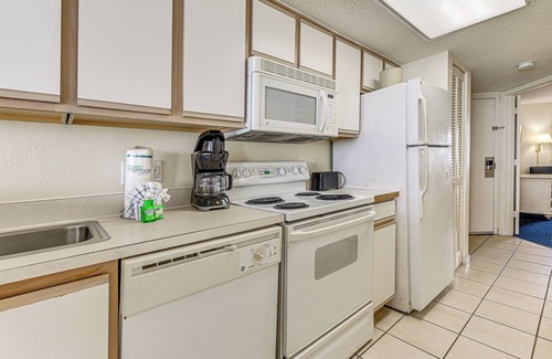 Ash Apartamento | Walk to Beach: North Myrtle Beach Resort Apt!