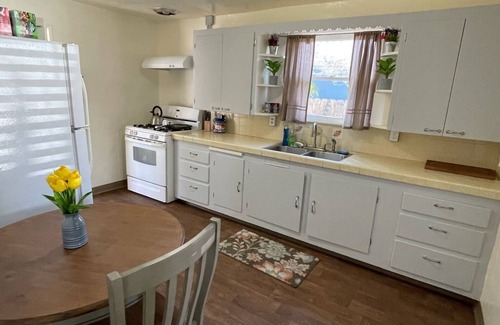 Grover Beach Cabaña | Walk to Beach - 2b1b Butterfly Cottage Sleeps 4