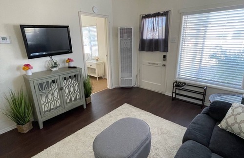 Grover Beach Cabaña | Walk to Beach - 2b1b Butterfly Cottage Sleeps 4