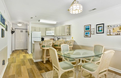 Heron Harbour Isle Condominio | Walk to Beach 3rd-Floor Condo w/ Large Balcony, Sunset Views & Shared Pools