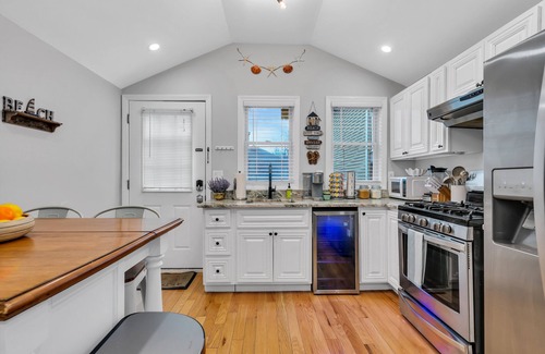 Seaside Heights Cabaña | Walk to beach! 4 Beach Badges Included. BBQ + Fire Pit. Towels and Linens incl.