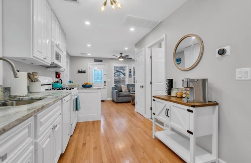Seaside Heights Cabaña | Walk to Beach! 4 Beach Badges Included. BBQ + Fire Pit. Towels + Linens Included
