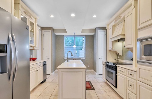Longbeach Village Casa | Walk to Beach, Amazing Views, Longboat Key, Aqua Bay