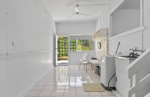 Emu Park Casa | WALK TO BEACH