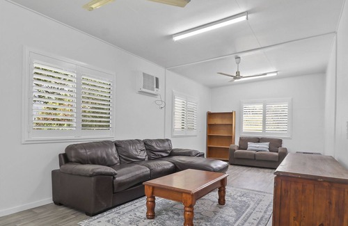 Emu Park Casa | WALK TO BEACH