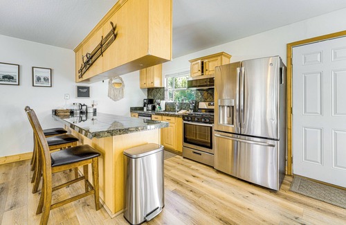 Tahoe Vista Casa | Walk to Beach & Boat Launch: Lake Tahoe Retreat