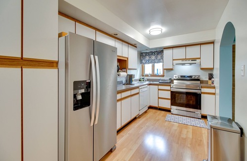 Calvert Beach-Long Beach Casa | Walk to Beach: Charming Maryland Home w/ Yard!