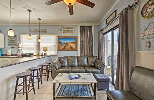 Brigantine Apartamento | Walk to Beach Coastal Brigantine Condo with Patio!