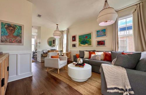 Pass Christian Casa | Walk to Beach Cottage with Yard in Pass Christian!