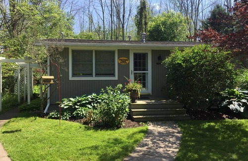 Douglas Cabaña | A pie de playa - Cozy Cottage Douglas - Cerca del centro de Saugatuck