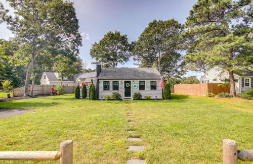 South Dennis Casa | Walk to Beach Dennis Cottage with Deck!