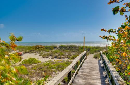 Cocoa Beach Apartamento | Walk to Beach Dog-Friendly Gem in Cocoa Beach!