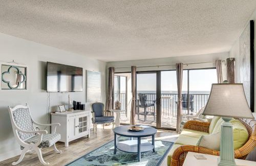 Emerald Isle Apartamento | Walk to Beach Emerald Isle Condo with Ocean View!