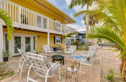 Mid Island Apartamento | Walk to Beach Family Retreat in Fort Myers Beach!