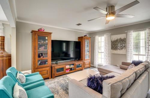 Bay St Louis Casa | Walk to Beach, Fenced Patio Bay St Louis Getaway!