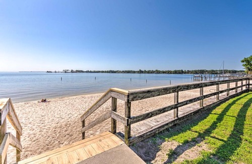 Fort Walton Beach Casa | Walk to Beach Fort Walton Coastal Retreat