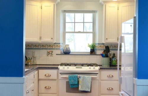 Hyannis Port Casa | Walk To Beach, Hyannisport Three Bedroom!