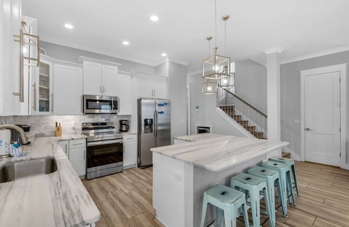 Emerald Waters Village Casa | ☀️Walk to Beach I 3 Kings👑 I 2 Community Pools-4BR Sea Ya Sun☀️