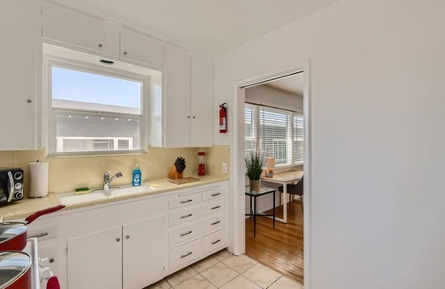 San Clemente Apartamento | Walk to Beach - King Apt In 1 Area - AB
