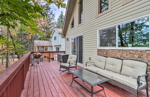 Pocono Lake Casa | Walk to Beach Lakefront Pocono Escape with Fire Pit
