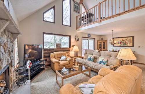 Pocono Lake Casa | Walk to Beach Lakefront Pocono Escape with Fire Pit