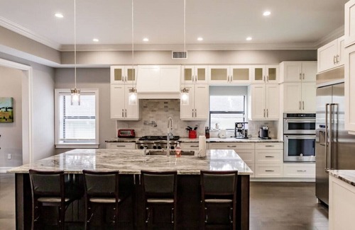 Connors Casa | Walk to Beach! Luxury Custom Home w/ Pool & Spa - 2 Kings