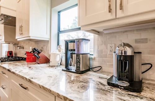 Connors Casa | Walk to Beach! Luxury Custom Home w/ Pool & Spa - 2 Kings
