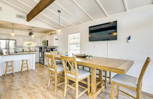 San Luis Casa | Walk to Beach Ocean-View Home with Deck in Freeport