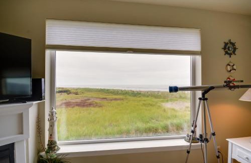 Westport Apartamento | Walk to Beach Panoramic Splendor Westport Condo