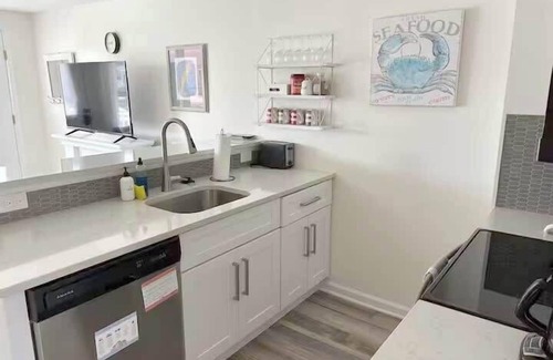 Cape Charles Casa | Walk to Beach & Park, Firepit & BBQ | Deja Blu I