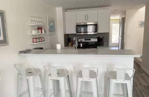 Cape Charles Casa | Walk to Beach & Park, Firepit & BBQ | Deja Blu I