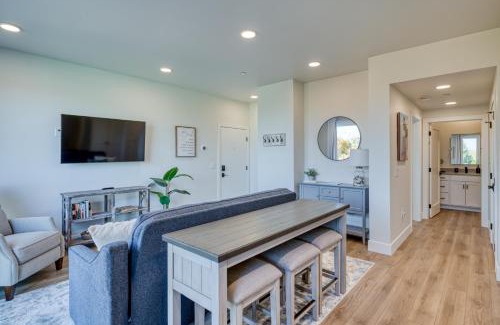 Traverse City Apartamento | Walk to Beach Penthouse Condo in Traverse City!