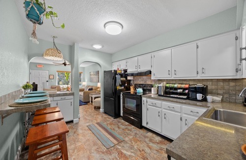 Cocoa Beach Cabaña | Seahorse-Mins to Beach, Pet Friendly, Firepit