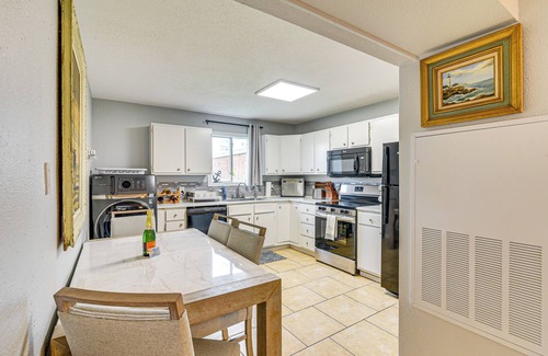 San Jacinto Condominio | Walk to Beach & Pleasure Pier: Galveston Getaway