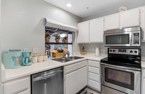 Monarch Beach Casa | Walk to Beach | Pool, Hot Tub, Private Patio, Parking | Seabreeze Retreat