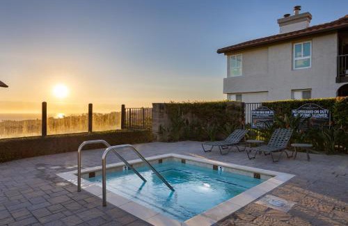 Monarch Beach Casa | Walk to Beach Pool Hot Tub Private Patio Parking Seabreeze Retreat