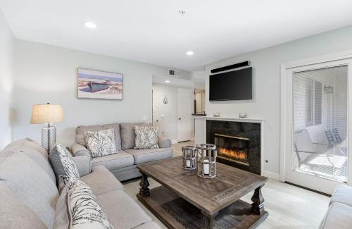 Monarch Beach Casa | Walk to Beach Pool Hot Tub Private Patio Parking Seabreeze Retreat